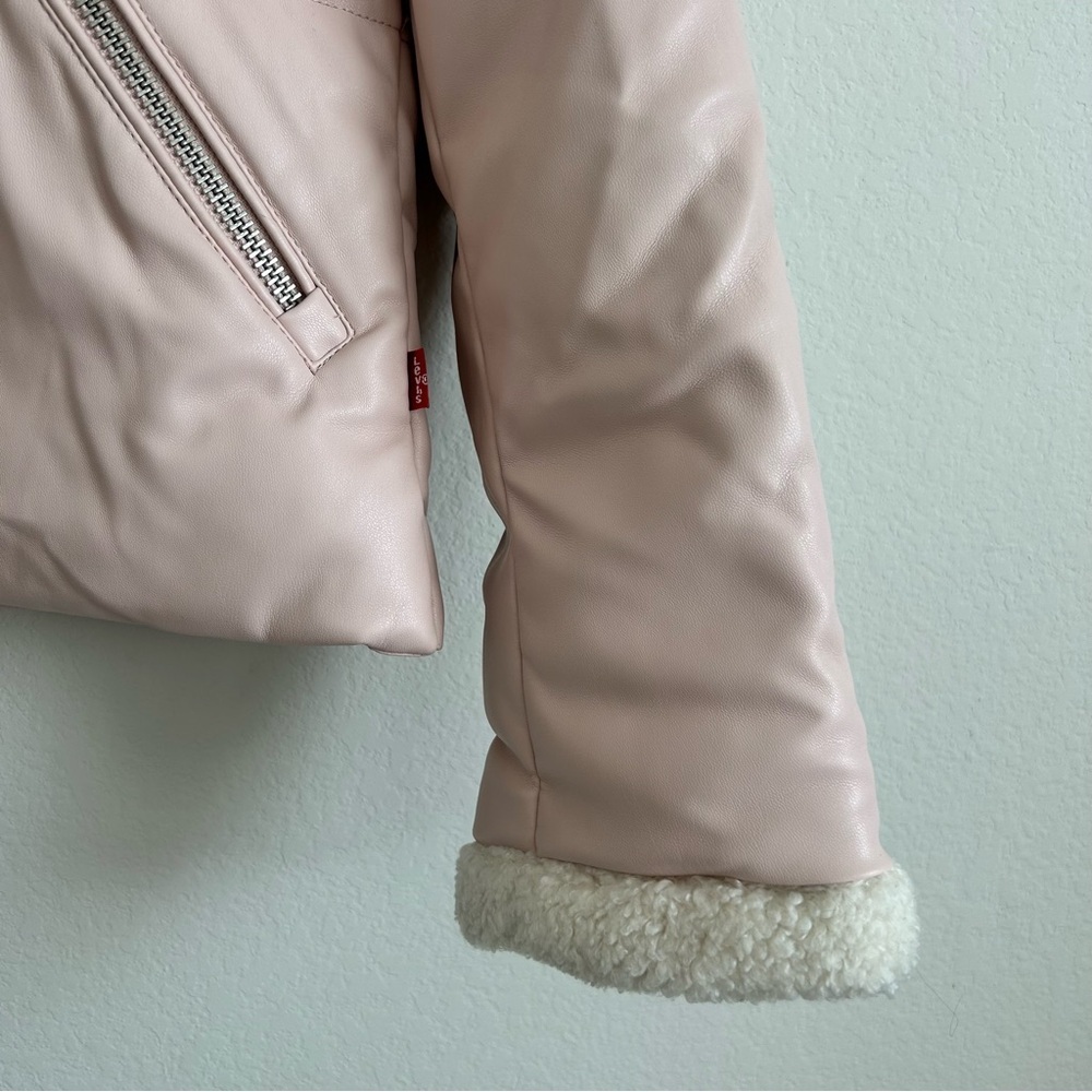 Levi’s Women Vegan Sherpa Quilted Bomber Jacket in Baby Pink | size Small - Picture 3 of 8